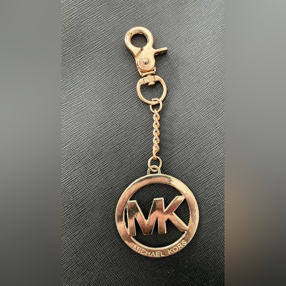 Michael Kors Black Shoulder Bag with Gold Chain - Picture 8 of 8